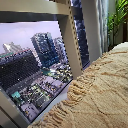Luxestaysmnl Coastal Chic Netflx 380Mbps Pool Bgc