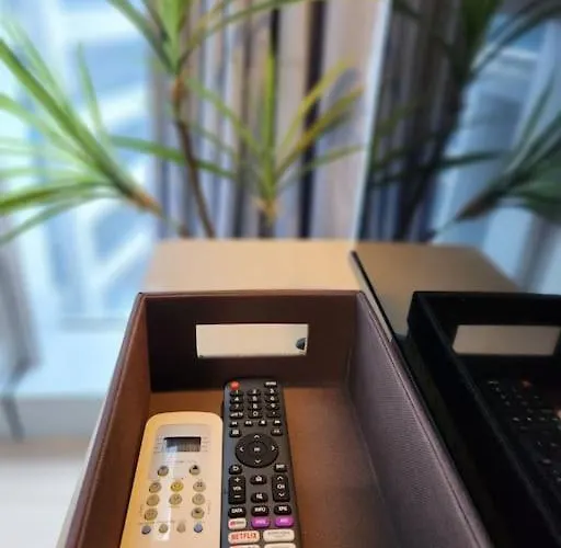 Luxestaysmnl Coastal Chic Netflx 380mbps Pool Bgc Manila