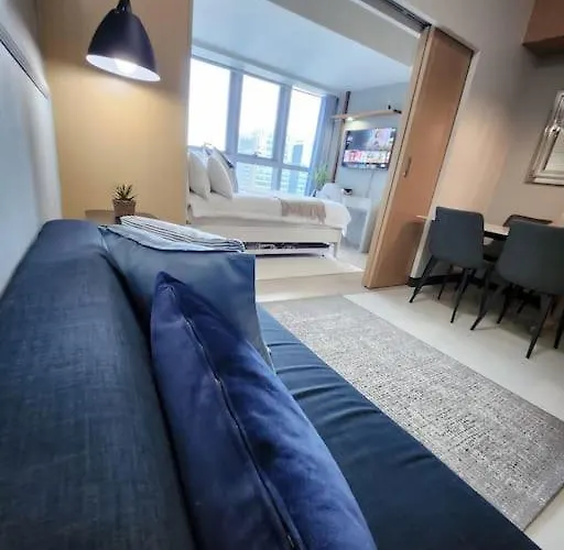 Luxestaysmnl Coastal Chic Netflx 380mbps Pool Bgc Manila