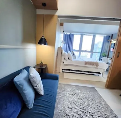 Luxestaysmnl Coastal Chic Netflx 380mbps Pool Bgc