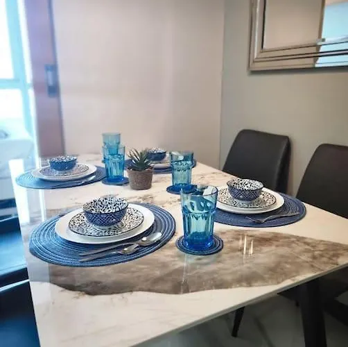 Luxestaysmnl Coastal Chic Netflx 380mbps Pool Bgc *