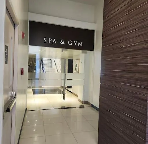 Luxestaysmnl Coastal Chic Netflx 380mbps Pool Bgc Apartamento