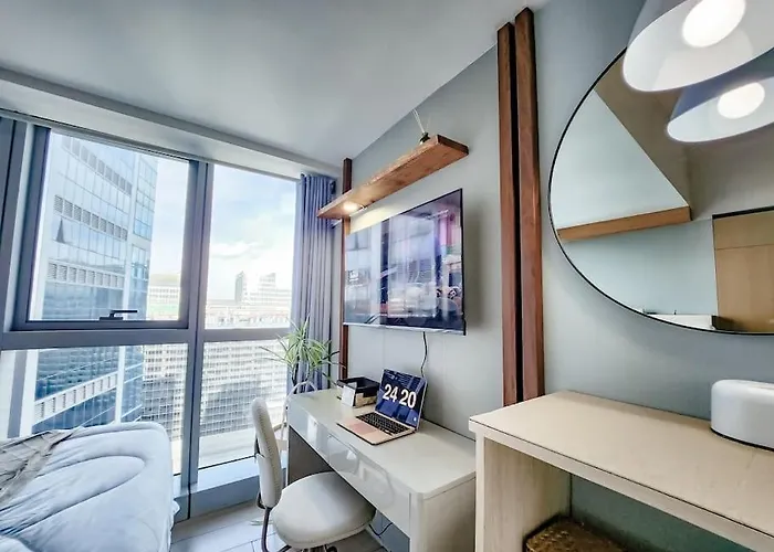 Luxestaysmnl Coastal Chic Netflx 380mbps Pool Bgc