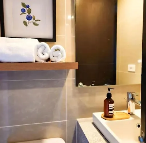 Luxestaysmnl Coastal Chic Netflx 380mbps Pool Bgc