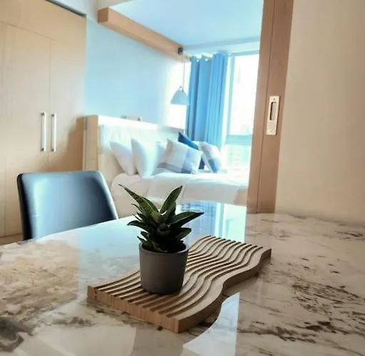 Apartamento Luxestaysmnl Coastal Chic Netflx 380mbps Pool Bgc *
