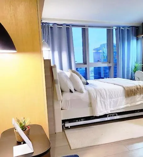 Luxestaysmnl Coastal Chic Netflx 380mbps Pool Bgc Apartamento Manila