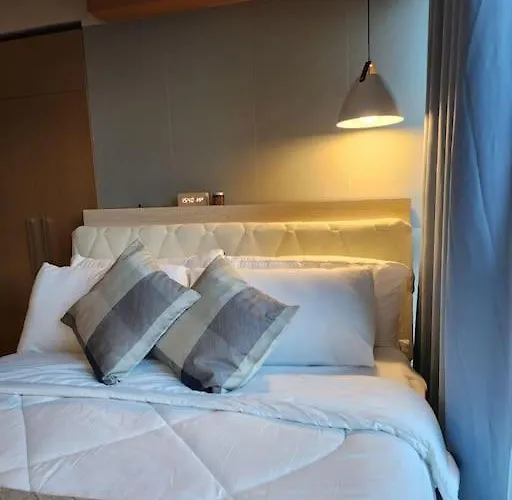 Luxestaysmnl Coastal Chic Netflx 380mbps Pool Bgc