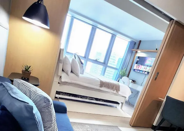 Luxestaysmnl Coastal Chic Netflx 380mbps Pool Bgc