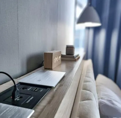Apartamento Luxestaysmnl Coastal Chic Netflx 380mbps Pool Bgc *